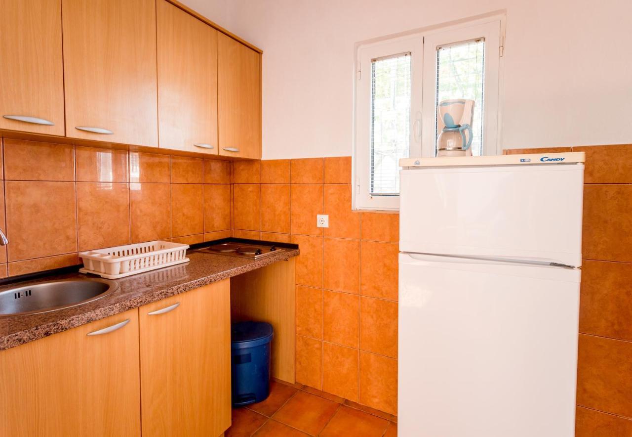 Lustica Apartments Buitenkant foto