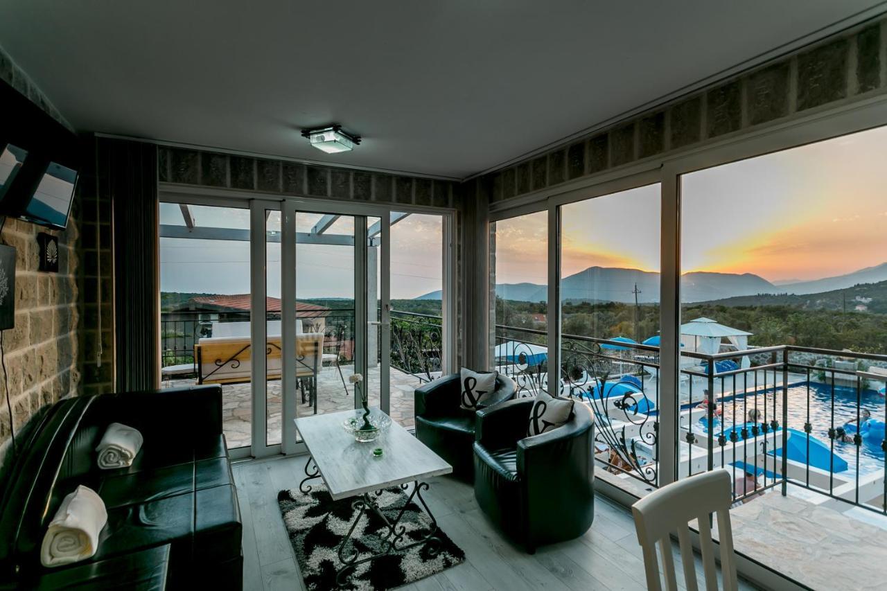Lustica Apartments Buitenkant foto