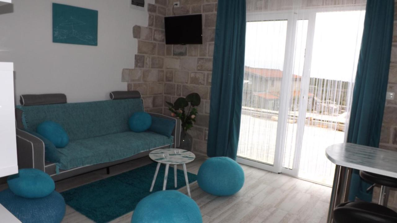 Lustica Apartments Buitenkant foto