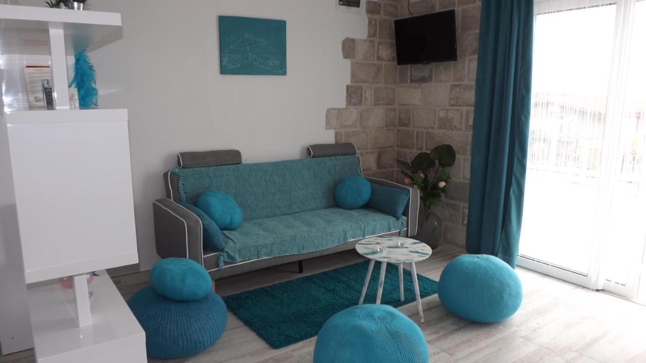 Lustica Apartments Buitenkant foto