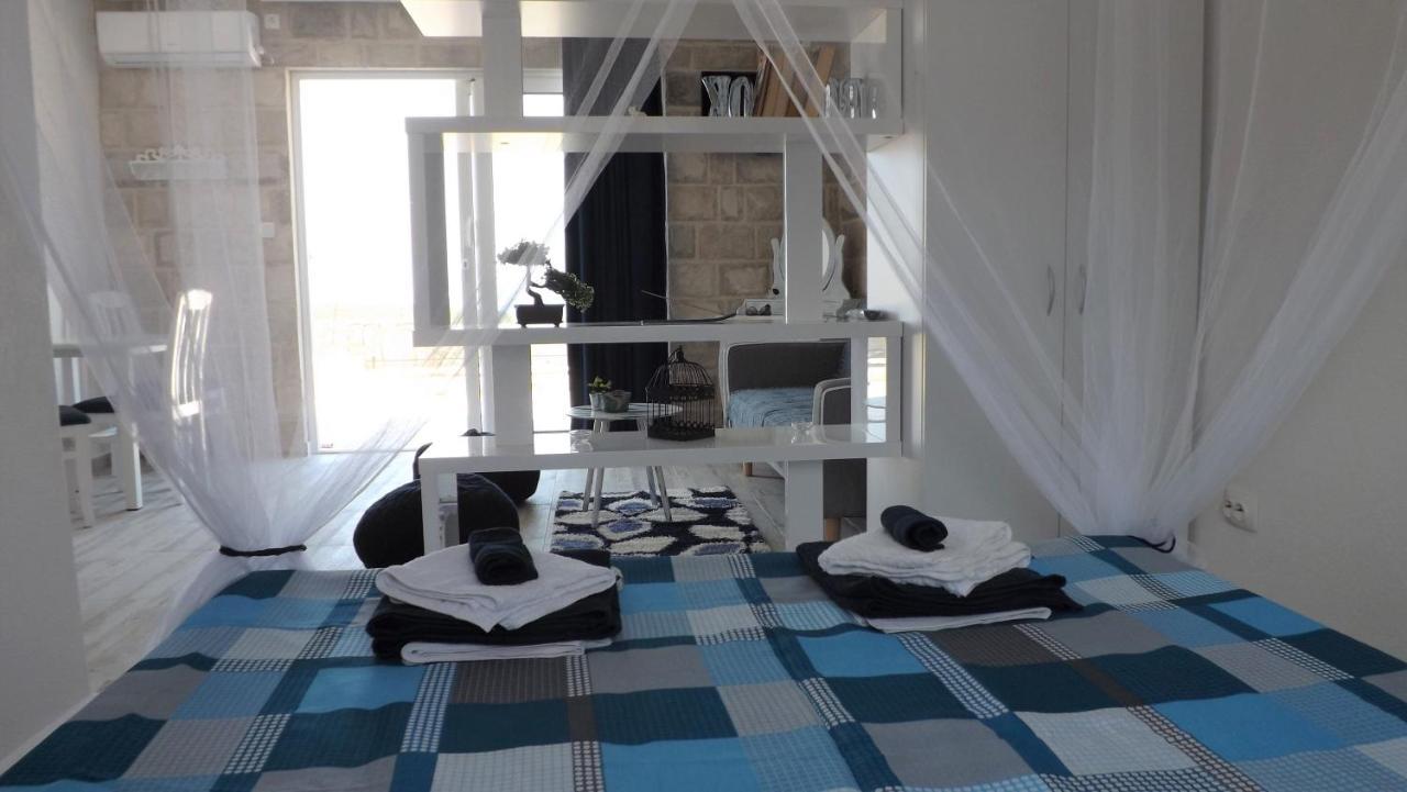Lustica Apartments Buitenkant foto