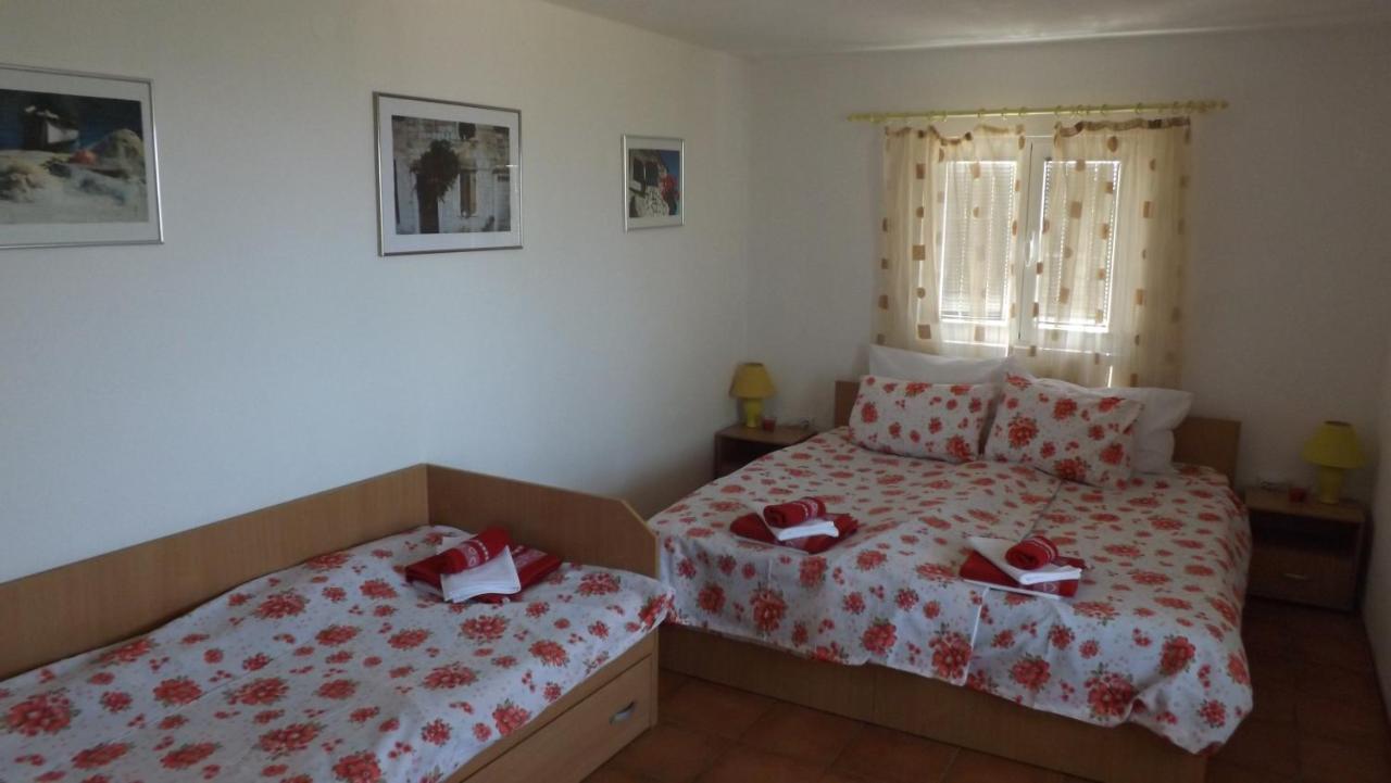 Lustica Apartments Buitenkant foto