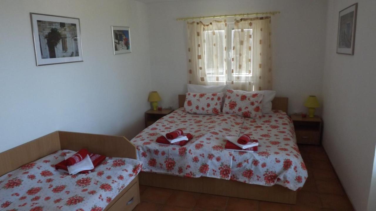 Lustica Apartments Buitenkant foto